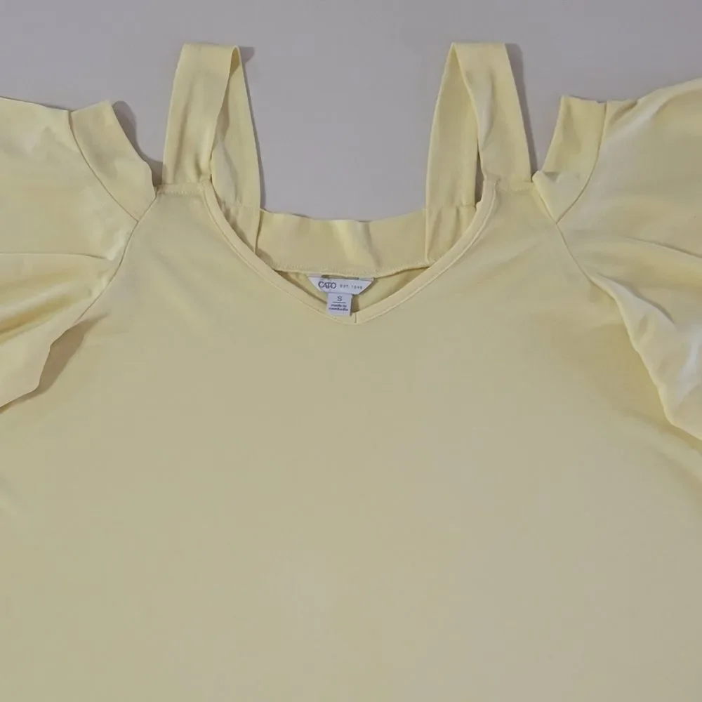 Cato Women's Yellow Cold Shoulder Short Sleeve Jersey Knit Pullover Top